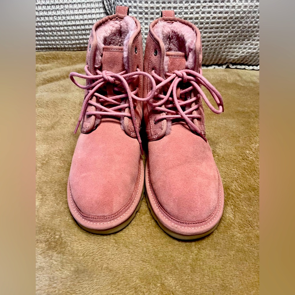 Beautiful worn twice pink UGG Nemel women’s size 11